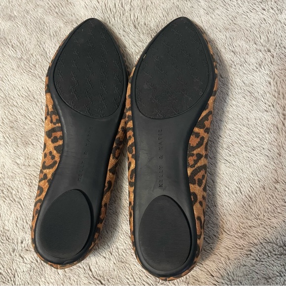 Kelly & Katie Leopard Print Ballet Flats - Picture 3 of 6